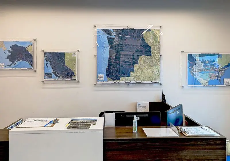 W2031 — Frameless Acrylic Poster Frames for Maps